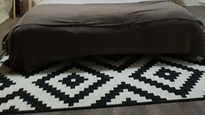 Ropa de cama de alta calidad, cortinas blackout y wifi gratis 