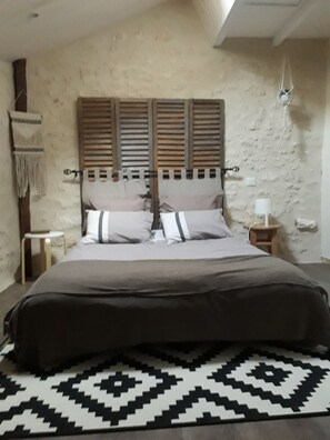 Familien-Suite, 2 Schlafzimmer, Gemeinschaftsbad (Caramel) | Hochwertige Bettwaren, Verdunkelungsvorhänge, kostenloses WLAN