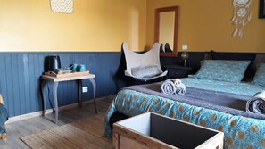 Ropa de cama de alta calidad, cortinas blackout y wifi gratis 