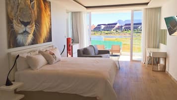 Executive Studio Suite, Sea View, Beachfront | Premium bedding, down comforters, minibar, in-room safe