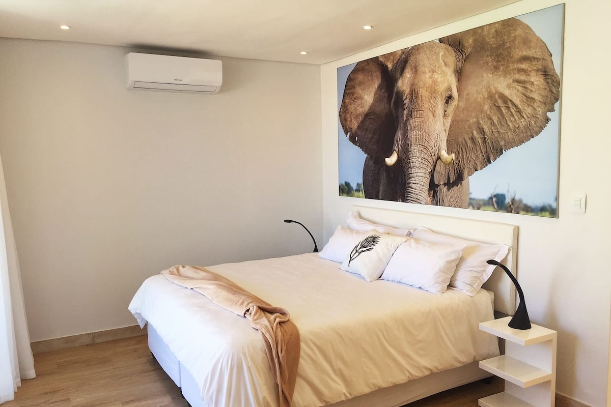 Romantische Studiosuite, Whirlpool, Strandnähe | Hochwertige Bettwaren, Daunenbettdecken, Minibar, Zimmersafe
