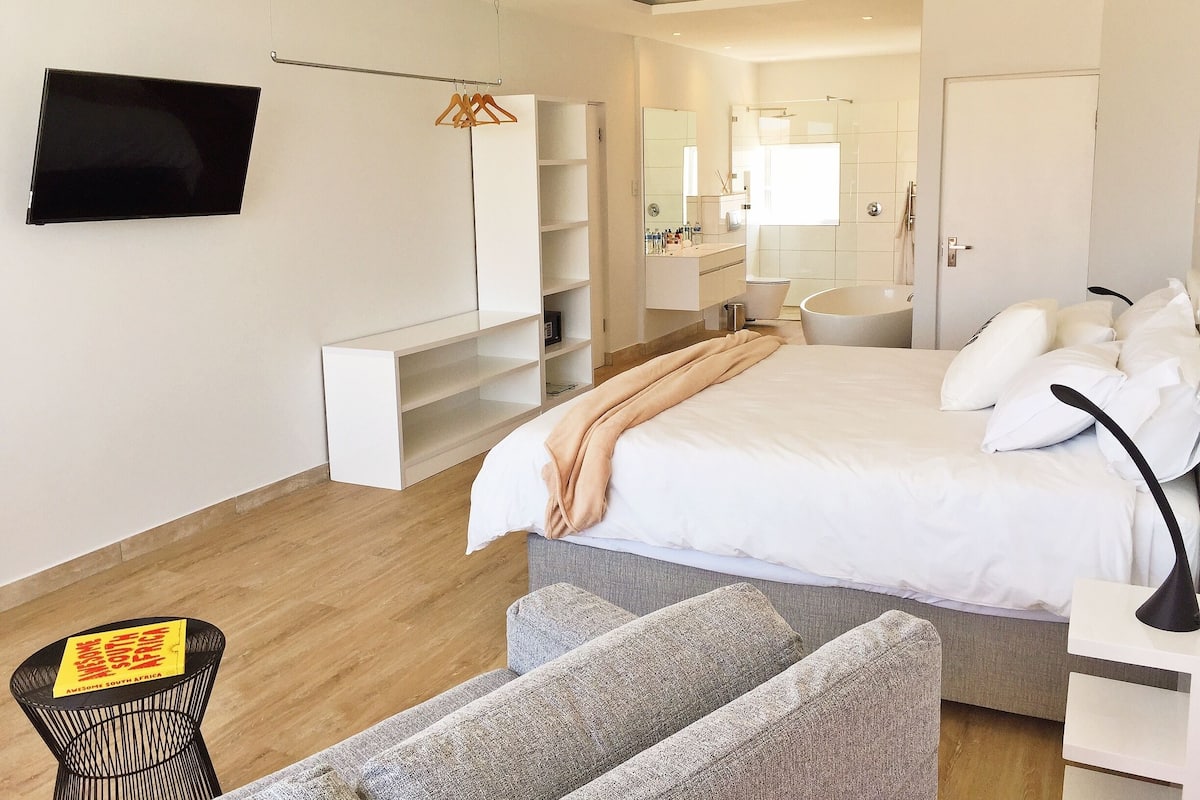 Executive-Studiosuite, Meerblick, Strandnähe | Hochwertige Bettwaren, Daunenbettdecken, Minibar, Zimmersafe