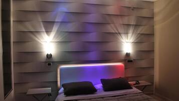 Deluxe Double Room | Hypo-allergenic bedding, down comforters, memory foam beds, desk