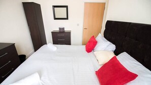 Room - Golden Heights (Maidstone)