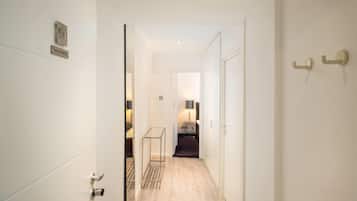 Suíte júnior, 1 cama Queen | Roupas de cama antialérgicas, cortinas blackout