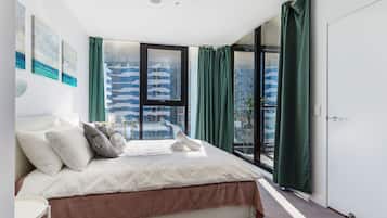 2 habitaciones, escritorio, tabla de planchar con plancha y wifi gratis