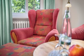 スーペリア ダブルルーム | リビング エリア | テレビ