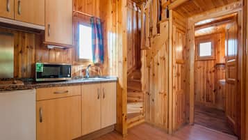 Bungalow | Private kitchen | Full-size fridge, microwave, stovetop, espresso maker