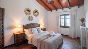 2 quartos, ferros/tábuas de passar roupa, berço de viagem, Wi-Fi