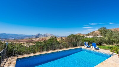 Los Olivos Antequera - Los Nogales by Ruralidays