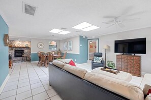 Unclassified image, 4 of 37, button