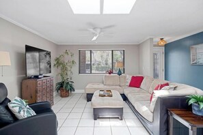 Unclassified image, 3 of 37, button