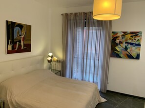 2 bedrooms, iron/ironing board, WiFi, bed sheets - Unesco Exclusive Apartment  (Roma)