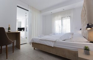 4 bedrooms, desk, laptop workspace, soundproofing - Royal Villa 2 (Podstrana)