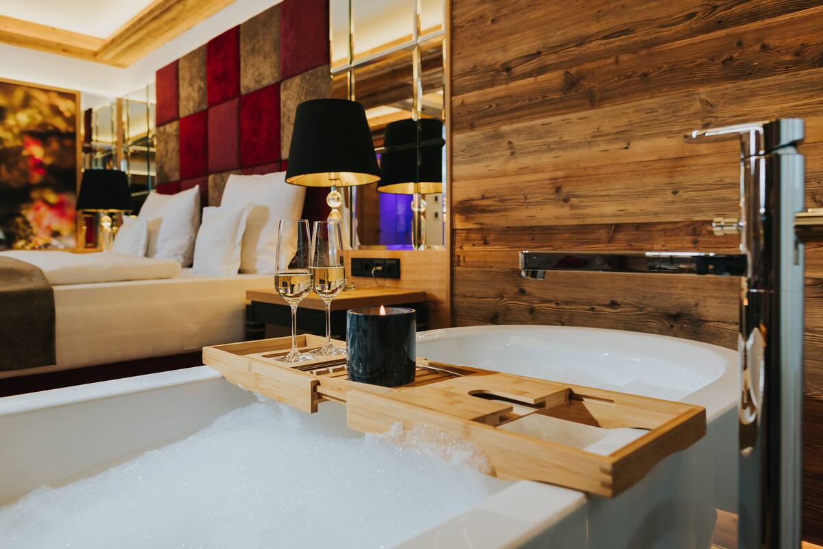 exclusive studio suite | 1 bedroom, hypo-allergenic bedding, minibar, in-room safe