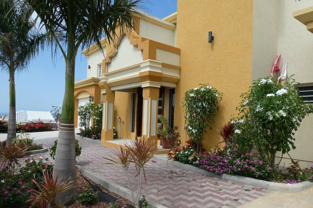 Singh Luxury Apartments With sea View, Apt.3