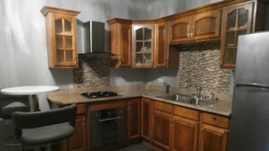 Private kitchen - Sun Tan Apartment 10, Near the Ocean (Philipsburg)