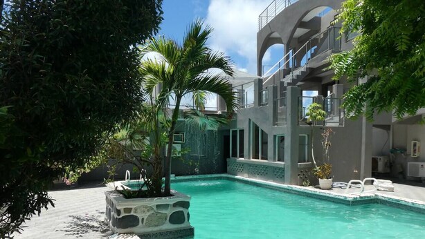 Pool - Sun Tan Apartment 10, Near the Ocean (Philipsburg)