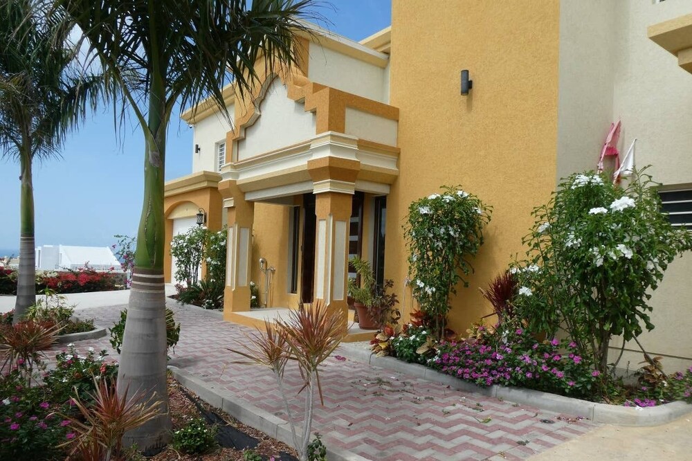 Singh Luxury Apartments With sea View, Apt.1