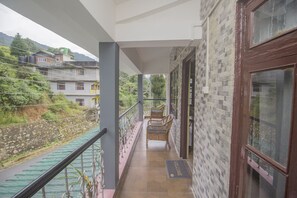 Balcony view - SPOT ON 61318 Plato Homestay (Gangtok)