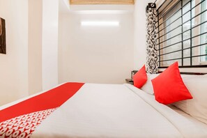 Free WiFi, bed sheets - OYO 62329 Lucky Hotels (Hyderabad)