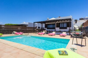 Een verwarmd zwembad