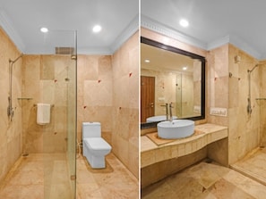 Deluxe Suite | Bathroom