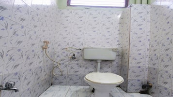 Double or Twin Room | Bathroom | Towels