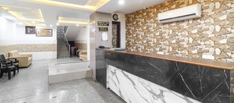 OYO 62748 Hotel Zeenat