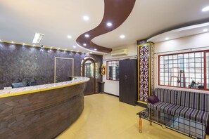 Quầy tiếp tân