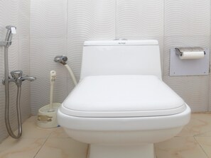 Double or Twin Room | Bathroom