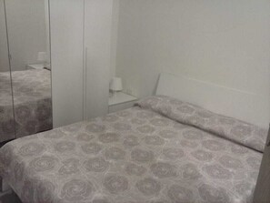 1 quarto, ferros/tábuas de passar roupa, Wi-Fi, roupa de cama