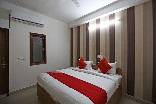 OYO 44400 Retreat Inn