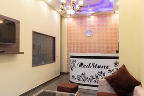 Reception - OYO 29932 Hotel R S Plaza (New Delhi)