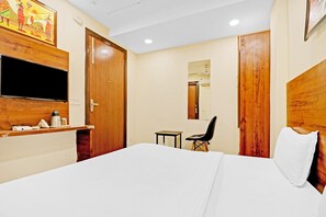 Standard Double Room | Bed sheets - OYO 45940 Grand Imperial (New Delhi)