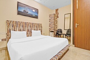 Standard Double Room | Bed sheets - OYO 45940 Grand Imperial (New Delhi)