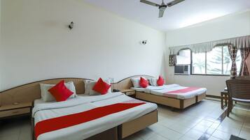 Deluxe Double or Twin Room | Free WiFi, bed sheets