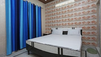 Free WiFi, bed sheets