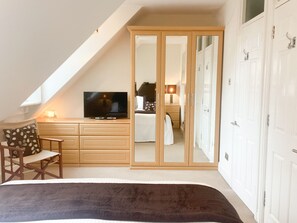 Deluxe Double Room (Courtyard View)
