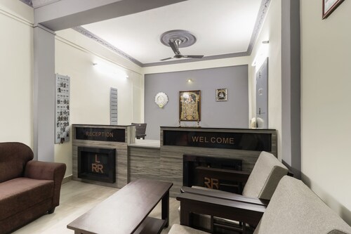 SPOT ON 47699 L.r.r. Towers (lodge)