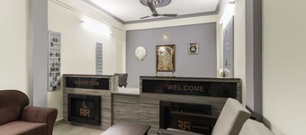 SPOT ON 47699 L.r.r. Towers (lodge)