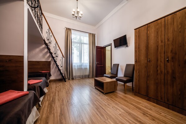 Room - Kryva Lypa (Lviv)