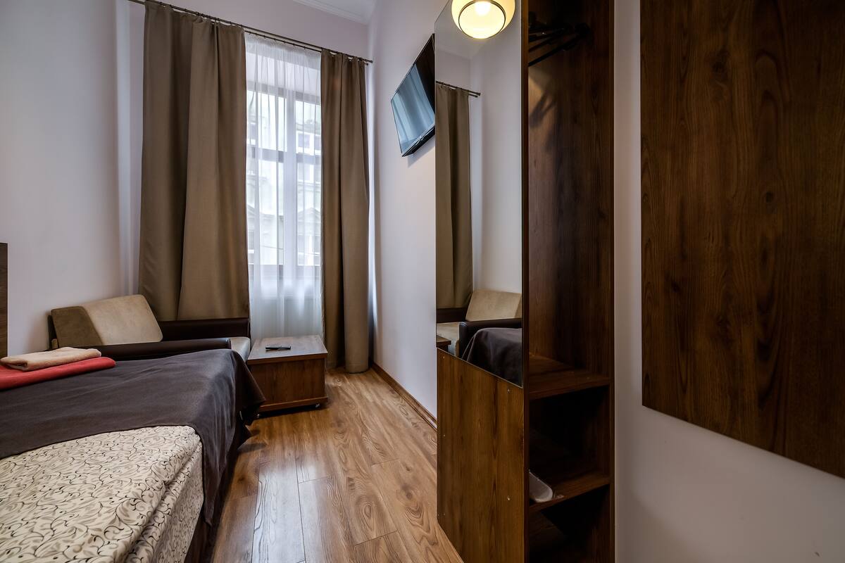 Standard Single Room, Shared Bathroom | 1 bedroom, free WiFi, bed sheets