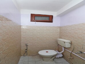 Double or Twin Room | Bathroom | Towels - SPOT ON 41656 Hotel Maruti (Tinsukia)