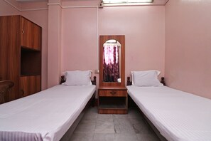 Double or Twin Room - SPOT ON 41656 Hotel Maruti (Tinsukia)