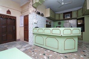 Reception - SPOT ON 41656 Hotel Maruti (Tinsukia)