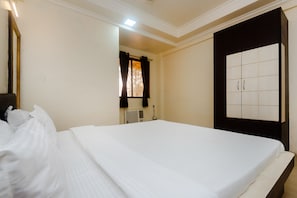 Room - SPOT ON 35992 Relax Garden Nx (Ambernath)