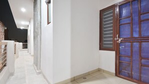 Shared kitchen - SPOT ON 61033 Hotel Diamond (Mohali)