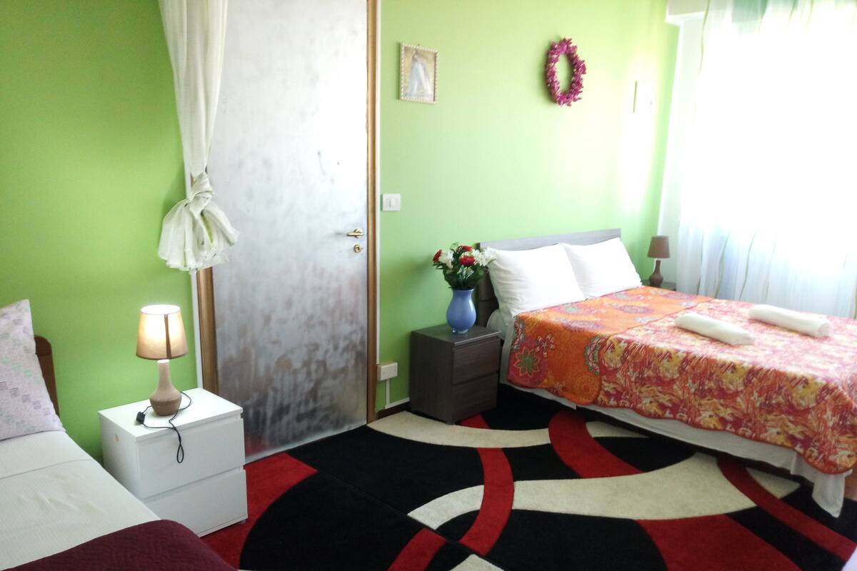 Individually furnished, soundproofing, free WiFi