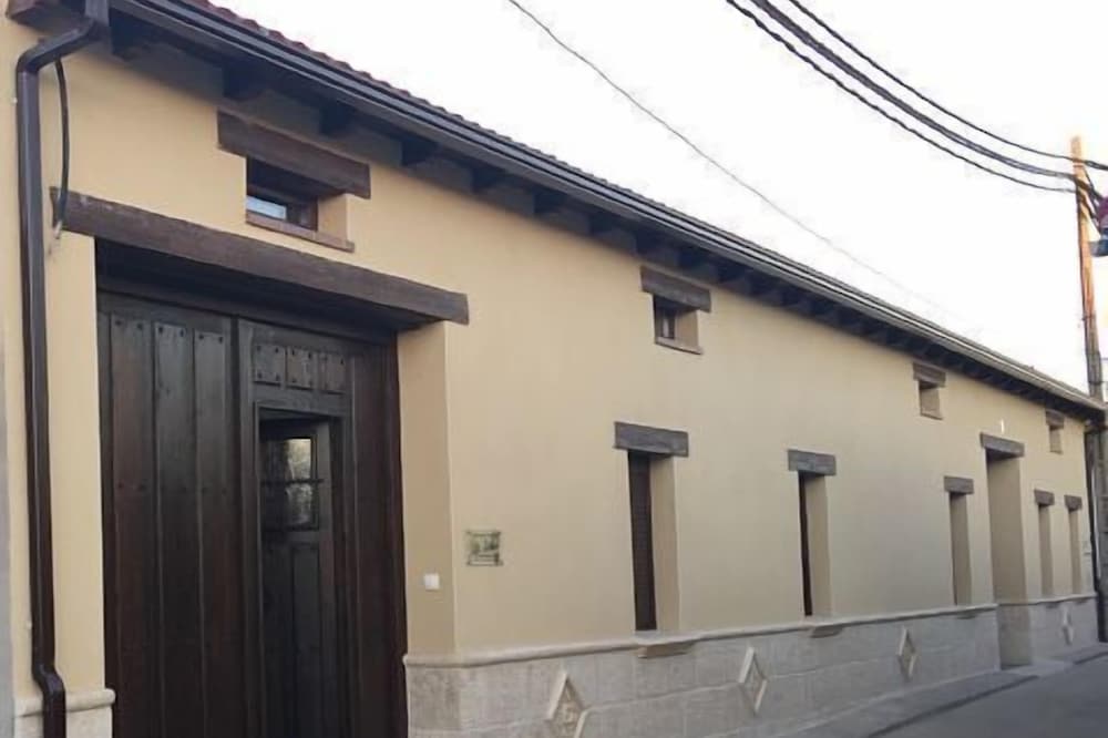 Cottage "Villa Luthier" for 17 people